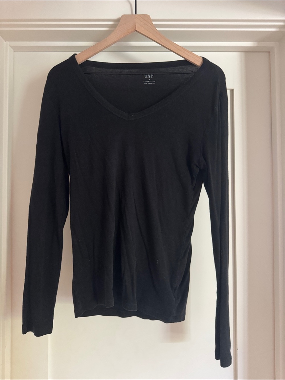 GAP Black V-Neck Long Sleeve Tee
